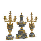 GARNITURE DE CHEMINÉE DE STYLE LOUIS XVI - photo 2