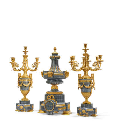 GARNITURE DE CHEMINÉE DE STYLE LOUIS XVI - photo 4