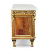 COMMODE DE STYLE LOUIS XVI - photo 2