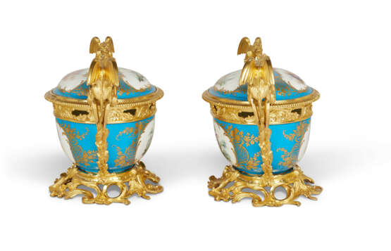 PAIRE DE POTS-POURRIS DE STYLE LOUIS XV - Foto 5