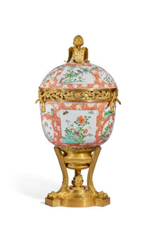 VASE MONTÉ DE STYLE LOUIS XVI - photo 4