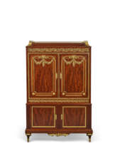 ARMOIRE D'ÉPOQUE NAPOLÉON III