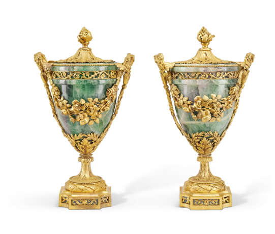 PAIRE DE VASES DE STYLE LOUIS XVI - photo 2