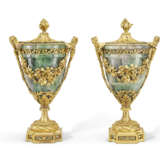 PAIRE DE VASES DE STYLE LOUIS XVI - photo 2