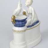 Figurine en porcelaine Fille nue avec un perroquet Porcelaine Early 20th century - photo 2