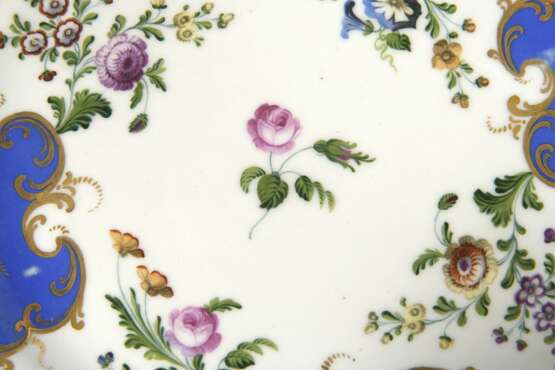 Assiette d&eacute;corative en porcelaine Fleurs Porcelaine Mid-19th century - photo 3