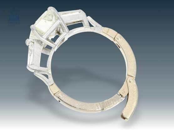 Ring: hochfeiner, spezieller Goldschmiedering mit sehr wertvollem Emerald-Cut-Diamant von 3,11ct, mit Expertise - photo 2