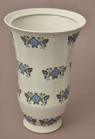 Painted porcelain vase Porcelain Mid-20th century - photo 4