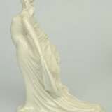 Figurine en porcelaine &laquo; Princesse g&eacute;orgienne Tamara &raquo; Porcelaine Mid-20th century - photo 3