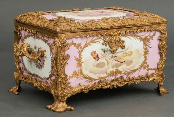 F. Gardner style Jewelry box Porcelain Louis-Philippe Carl X At the turn of 19th -20th century - photo 2