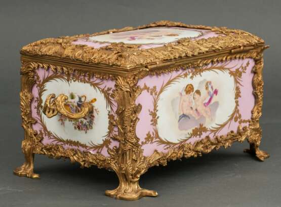 F. Gardner style Jewelry box Porcelain Louis-Philippe Carl X At the turn of 19th -20th century - photo 3