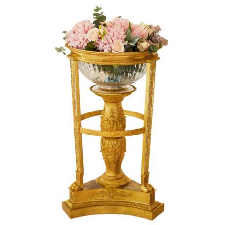 Une paire de pots de fleurs grandioses et d&eacute;coratifs de Jardini&egrave;re dans le style de Napol&eacute;on III. France. Le tournant du 19e-20e si&egrave;cle. Bronze glass Napoleon III At the turn of 19th -20th century - Foto 2