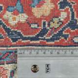 Orientteppich, 20. Jahrhundert, ca. 363x272 cm. - photo 4
