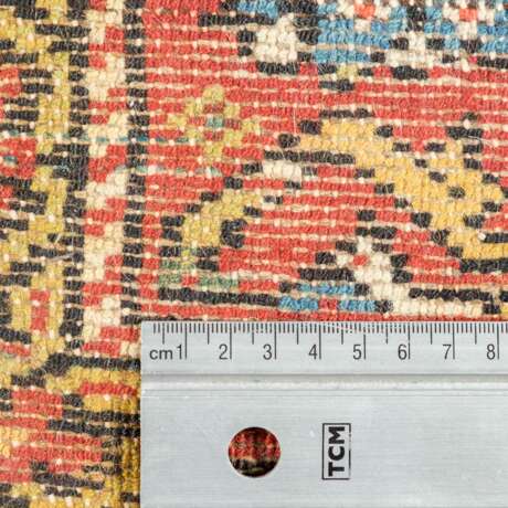 Orientteppich. MALAYER/IRAN, 20. Jahrhundert, ca. 206x110 cm. - Foto 4