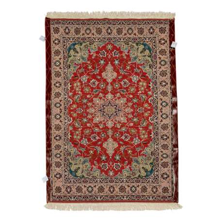 Orientteppich. PERSIEN, 20. Jahrhundert, ca. 144x100 cm. - photo 2