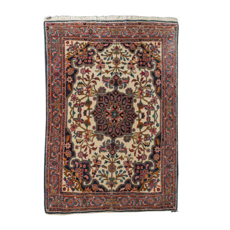 Orientteppich. IRAN, 20. Jahrhundert, ca. 154x100 cm. - photo 1