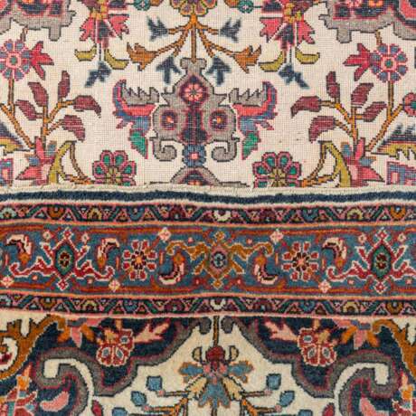 Orientteppich. IRAN, 20. Jahrhundert, ca. 154x100 cm. - photo 3