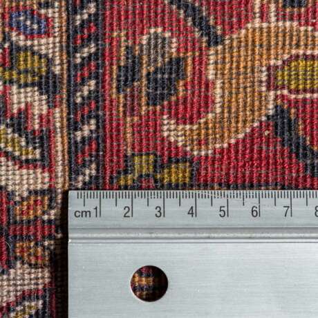 Orientteppich. GHASEMABAD/IRAN, 20. Jahrhundert, ca. 184x108 cm. - Foto 4