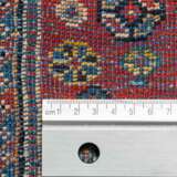 Orientteppich. GASHGAI/PERSIEN, um 1900, ca. 492x111 cm. - Foto 4