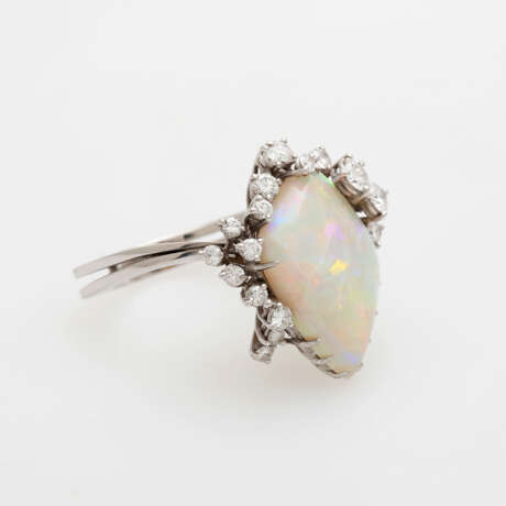Damenring besetzt m. einem Opal - photo 2