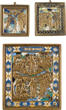 SAMMLUNG VON DREI BRONZE-IKONEN MIT CHRISTUS-DARSTELLUNGEN - фото 1