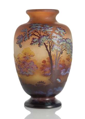 Vase mit Seenlandschaft - photo 1