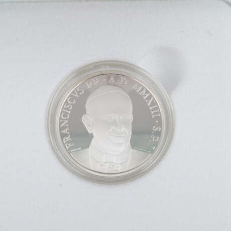 Vatikan - 2013, 5 + 10 Euro, Papst Benedikt, - Foto 3