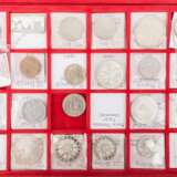 Etliche Münzen aus aller Welt in 2 Koffern mit SILBER - - фото 3