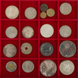 Münzen auf 3 Tableaus, mit etwas GOLD - - Foto 3