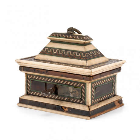 Italy. SMALL WOODEN BOX - photo 1