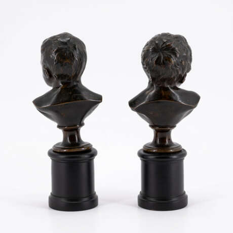 France. BRONZE BUST OF A LAUGHING CHILD AND BRONZE BUST OF A CRYING CHILD - photo 2