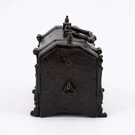 France. SMALL IRON CASSETTE WITH BEJEWELLED LID - photo 2