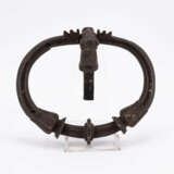 Presumably Italy. LARGE RING-SHAPED IRON ANIMAL KNOCKER WITH ANIMAL HEAD - photo 2