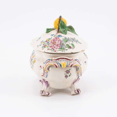 Niderviller. OVAL PORCELAIN TUREEN WITH A LEMON FINIAL - photo 2