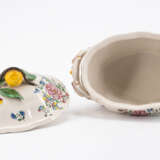 Niderviller. OVAL PORCELAIN TUREEN WITH A LEMON FINIAL - photo 5