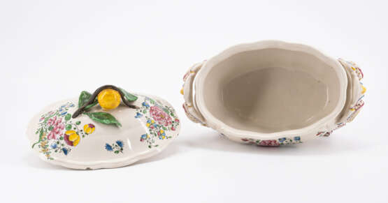 Niderviller. OVAL PORCELAIN TUREEN WITH A LEMON FINIAL - photo 5