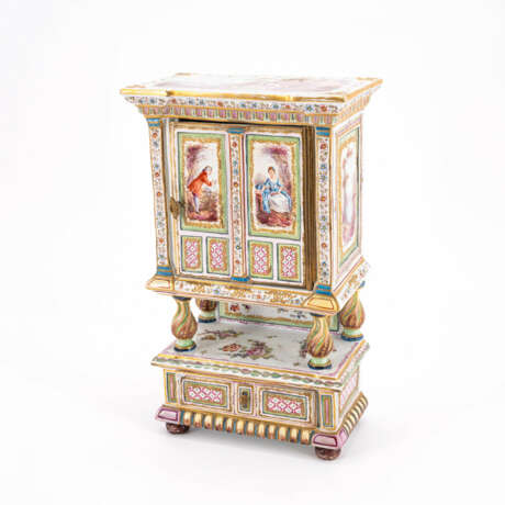 France. MINIATURE FAIENCE PORCELAIN BUFFET CABINET - фото 1