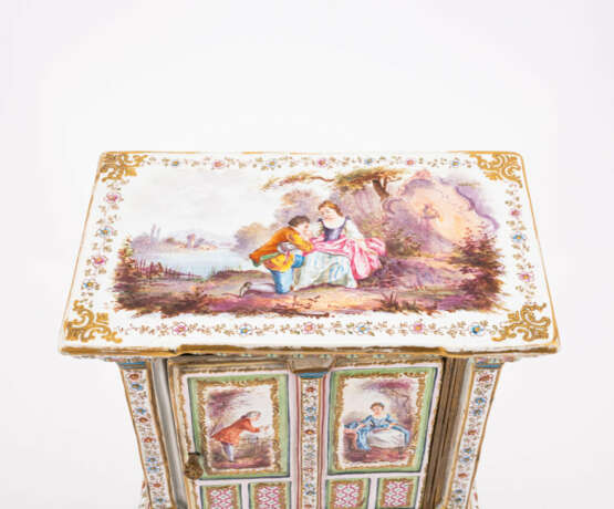 France. MINIATURE FAIENCE PORCELAIN BUFFET CABINET - фото 6