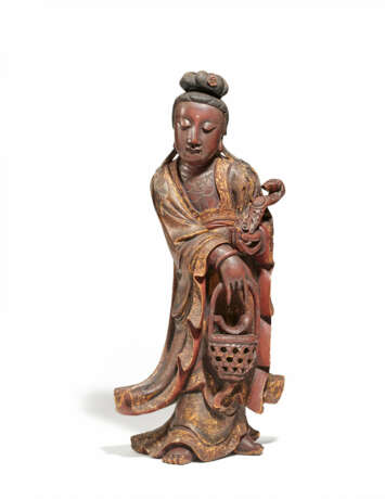 WOODEN STANDING FIGURE OF THE GUANYIN - photo 1