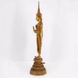 BRONZE SHAKYAMUNI WITH RULERS' JEWELLERY - фото 2