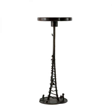 SMALL BRONZE OPIUM OR SMOKING TABLE WITH FIGURATIVE FOOT - photo 1