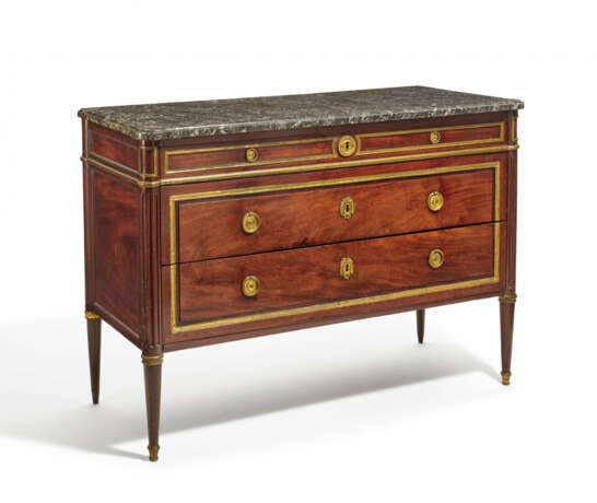 Claude Charles Saunier. MAHOGANY CHEST LOUIS XVI - photo 1