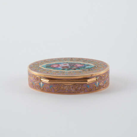 Geneva. OVAL GOLD TABATIERE WITH FLOWER BOUQUETS - photo 3