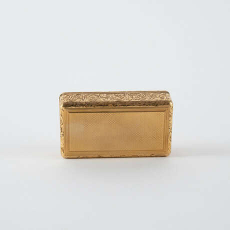 Hanau. SMALL RECTANGULAR GOLD BOX WITH ENGRAVED DECOR AND ENAMEL - фото 7