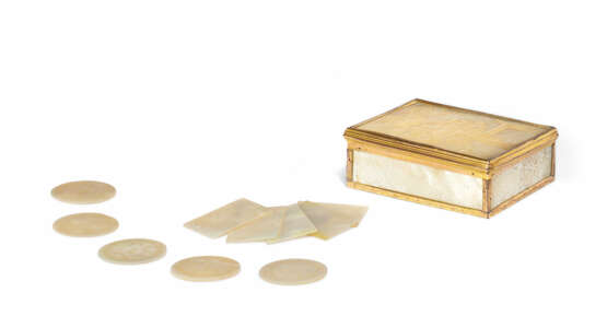 East India Company. MOTHER-OF-PEARL TOKEN BOX WITH CHINOISERIES - фото 1