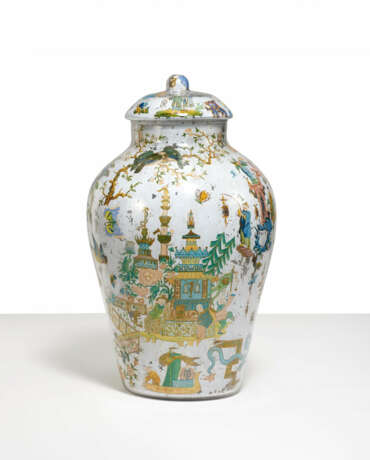 DÉCALCOMANIE LIDDED GLASS VASE WITH CHINOISERIE REVERSE GLASS DECOR - photo 1