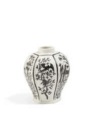 Meissen. PORCELAIN TEA CADDY WITH SILVER CHINESE