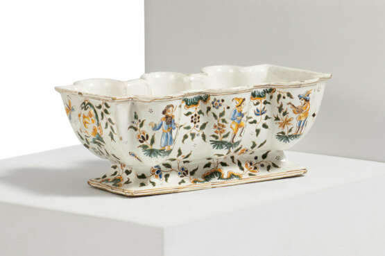 Pierre Caussy. RECTANGULAR PORCELAIN BOWL OR GLASS COOLER WITH MUSICIANS - фото 1