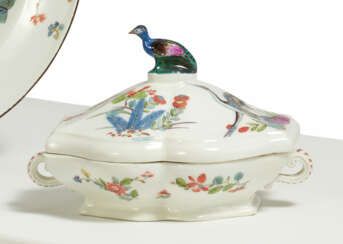 Meissen. PORCELAIN SUGAR BOWL WITH CRANES AND HANDLE IN THE SHAPE OF A SWINHOE'S PHEASANT