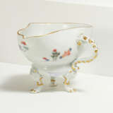 Meissen. RARE SMALL FOOTED PORCELAIN SAUCIERE WITH KAKIEMON DECOR - photo 1